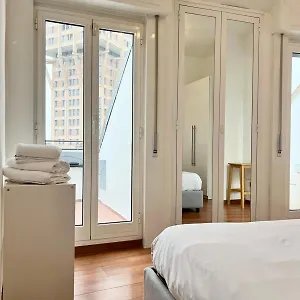 Apartamento Comecasa 2 Bedrooms 450mt From Duomo, Milão
